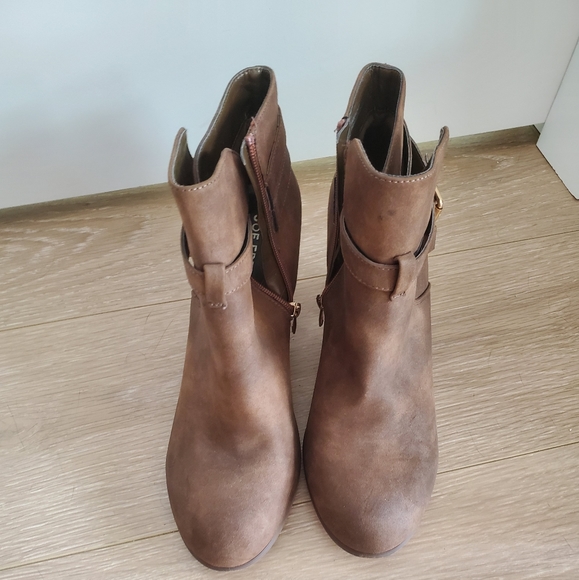 Joe Fresh Heeled Boots - Picture 3 of 5